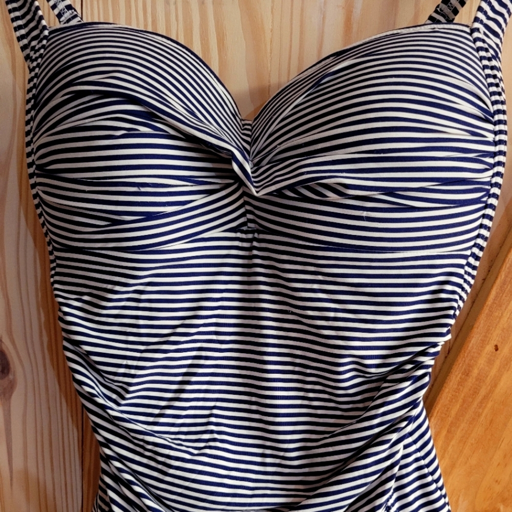 Womens one piece bathing suit